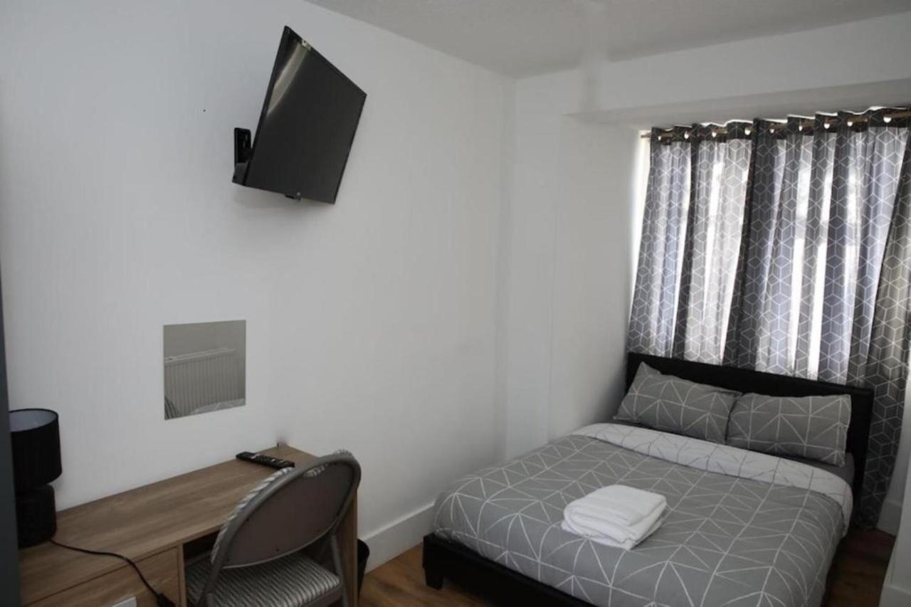Oyo Timi Holiday Homes Лондон Экстерьер фото