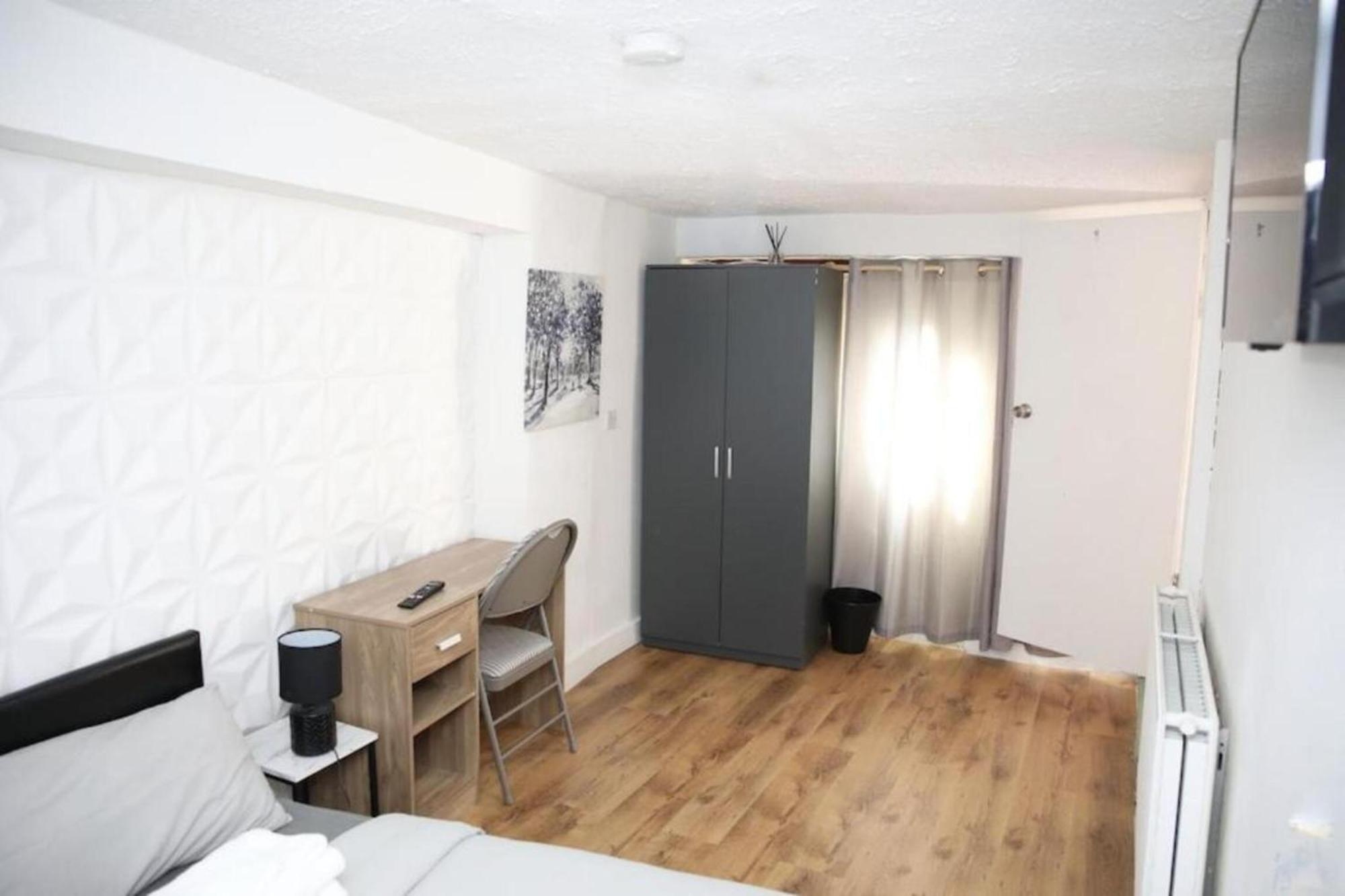 Oyo Timi Holiday Homes Лондон Экстерьер фото